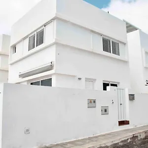gran-terraza-1-minuto-de-las-piscinas-naturales.in-canary-islands.com/